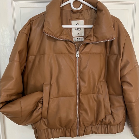 NWOT AMBERCROMBIE & FITCH VEGAN MINI PUFFER LEATHER SIZE MEDIUM - Picture 2 of 4